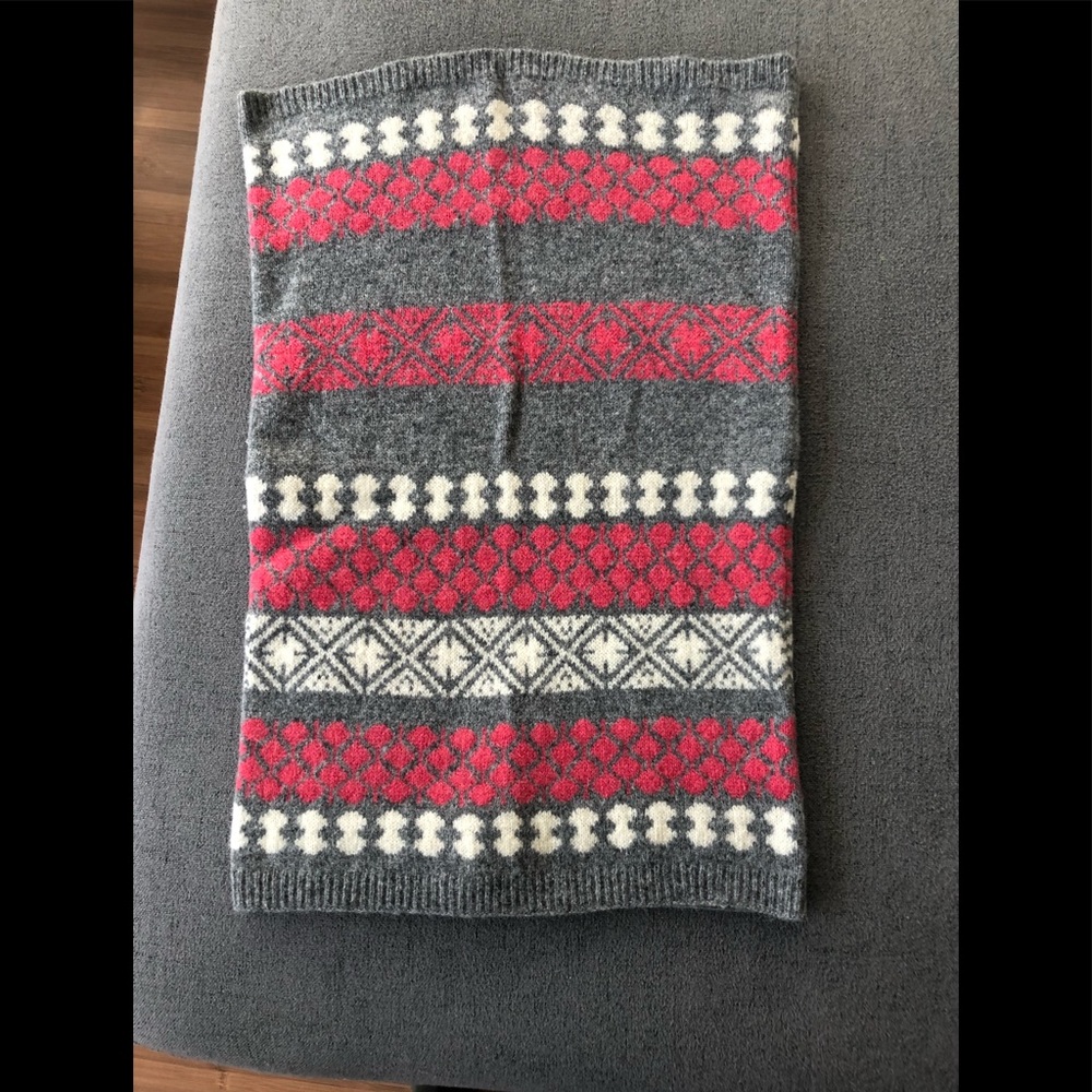 💯 wool infinity scarf made in Europe by SOLAR